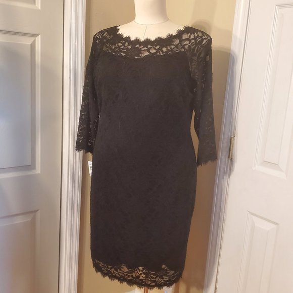 Black Lace Bodycon Dress - Picture 4 of 12